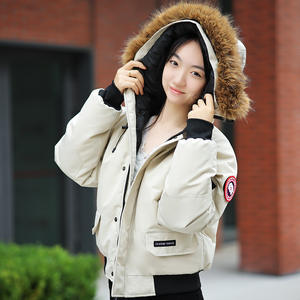 Giacca Bomber da Donna 2025 Nuova Collezione Invernale Imbottita Calda con Cappuccio Parker Riempita in Piumino d'Oca Bianco con Chiusura a Cerniera - Product Image 2