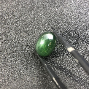 พลอยสังเคราะห์รูปวงรีทรงแบนรูปดาวพลอยสังเคราะห์คอรันดัมโปร่งใสรูปดาวสีเขียวเข้ม - Product Image 1