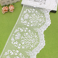 Dentelle catholique en polyester soluble dans l'eau, brodée de fleurs, blanche, 23 cm de large, pour vêtements féminins, nappes