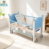 Lit d'hôpital pour enfants à double manivelle, articulation manuelle, matelas médical en mousse pour unité de thérapie et de récupération pédiatrique