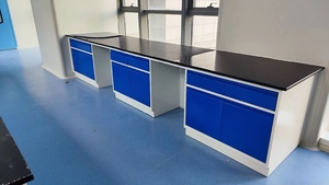 Banco da Laboratorio Moderno in Metallo per Laboratorio Dentistico - Postazione di Lavoro Piccola e Precisa per la Ricerca sui Materiali Dentali - Product Image 3