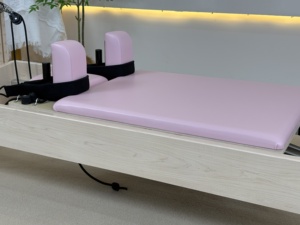 Cama de Pilates Reformer Rosa de Alta Gama, Estética y de Lujo para Mujer, con Logotipo Personalizado OEM, para Entrenamiento en Estudio de Yoga - Product Image 2