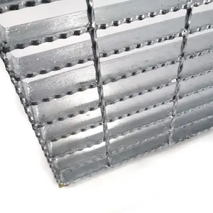 Le drainage de la plaque de grille en acier de 30*5mm couvre le prix philippin antidérapant de la grille en acier