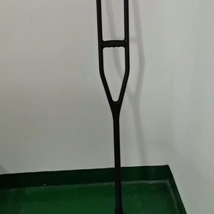 Béquilles axillaires spéciales en fibre de carbone noires légères pour la marche des personnes âgées - Product Image 4