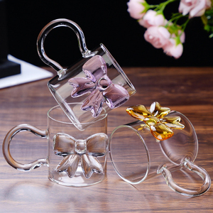 Disponibile in Diversi Colori, Tazza in Vetro Borosilicato da 400ml con Design Innovativo a Fiocco - Product Image 4