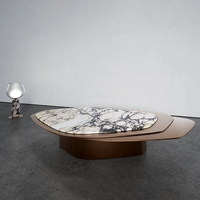 Table basse de salon Dream Home en marbre veiné, à plusieurs niveaux, en forme de pétale, avec structure en métal bronze et socle bas