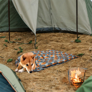 Sac de couchage pour chien ovale à pois, chauffé par USB, pour le camping, lit chaud pour animaux de compagnie - Product Image 4