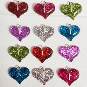 Colgantes de resina con forma de corazón brillante para la creación de joyas DIY: pendientes, collares, pulseras, accesorios para llaveros hechos a mano - Product Image 1