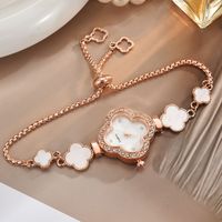 Montres pour femmes lumière luxe diamant incrusté pour trèfle montre quatre feuilles dames mode Quartz Bracelet montre-bracelet