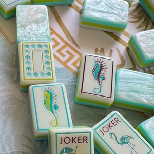 Juego de Fichas de Mahjong con Diseño de Caballito de Mar en Degradado Azul Claro Estilo Océano, de Alta Estética, para Reuniones de Chicas y Ocio - Product Image 4