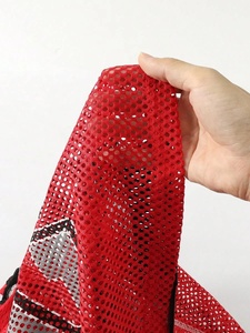 T-Shirt Sportiva Estiva da Uomo con Scollo a V, Inserti in Rete, Stampa Lettering, Traspirante e ad Asciugatura Rapida, Logo Personalizzabile - Product Image 3