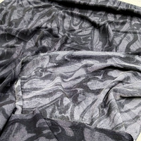 OEM ODM Moyen-Orient écharpe sheilas Hijab foulard voile tissu marbre noir et blanc imprimé numériquement robe abaya crêpe tissu