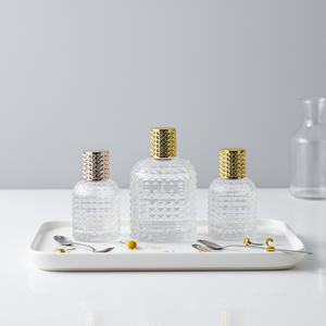 Flacons de parfum en verre de luxe personnalisés de 30 ml, 50 ml, 100 ml, avec bouchon à vis et pompe à baïonnette en diamant pour sérum de soin de la peau - Product Image 6