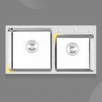 Évier de cuisine double cuve en acier inoxydable robuste, finition brossée, style moderne et minimaliste, à encastrer sous plan, pour hôtel