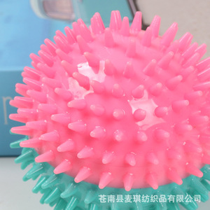 ของเล่นสุนัขแบบลูกบอลมีหนาม TPR สีสันคริสต์มาส ทนทาน ของเล่นสัตว์เลี้ยงแบบมีเสียงบีบ สำหรับสุนัขที่กำลังฟันขึ้น เล่นสนุก เด้งดึ๋ง - Product Image 4