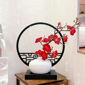 Nouvel Arrangement Floral Artificiel de Fleurs de Prunier Style Chinois en Soie pour Décoration Intérieure et Décoration du Nouvel An Chinois - Product Image 1