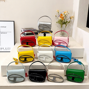 Bolso Dingdang de Diseño Exclusivo 2025, Nuevo, de Mano y Bandolera, con Cadena Acrílica, Cubierta Cuadrada Pequeña, Poliéster, Cierre de Hebilla Moderno - Product Image 1