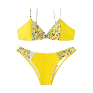 Conjunto de Bikini con Estampado Floral Amarillo, Traje de Baño de Dos Piezas para Mujer, Cintura Alta, con Detalle de Torsión, Spandex, Poliéster Elástico - Product Image 5