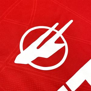 Maillot de football rétro carré et respirant personnalisé avec impression par sublimation - Product Image 4