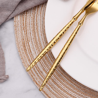 Ensemble de couverts de mariage en acier inoxydable 18-10 doré martelé (fourchette, cuillère, couteau) pour hôtels et restaurants