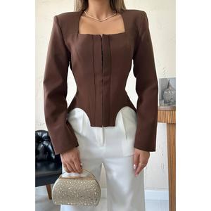 Elegante Chaqueta Marrón para Mujer, Manga Larga, Tejida, Estilo Otoñal, Diseño de Cuello Cuadrado - Product Image 1