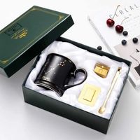 Ensemble de tasses à thé en céramique de luxe avec insert en EVA Boîte cadeau rigide en relief avec logo personnalisé Type de doublure en éponge