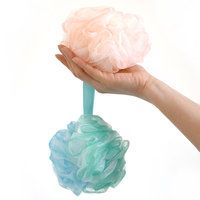 Vente en gros de pouf éponge de douche en luffa éponge de douche PE bleue personnalisée écologique pour le corps éponge de douche en filet à récurer