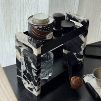 Étagère de rangement à deux niveaux en marbre noir naturel, design moderne, surface polie, construction durable pour cosmétiques et parfums de bureau