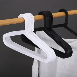 Perchas de plástico para bebés recicladas al por mayor para ropa perchas de plástico blanco y negro de primera calidad para niños