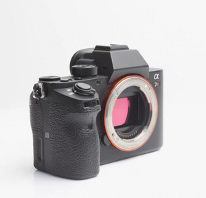 Appareil photo A7R2 d'occasion — 42,4 MP plein format + stabilisation d'image 5 axes, excellent état, entièrement fonctionnel, le roi de la haute résolution ! - Product Image 1