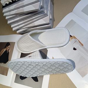 Hot Sale Hotel Einmalige Hausschuhe Anpassbare Großhandel Weiche und belüftete EVA-Sohle Einweg-Hausschuhe für <span class=keywords><strong>Spa</strong></span> Club - Product Image 2
