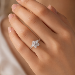 Anello con Design a Fiore di Camelia e Giglio, Stile Naturale per Donne - Product Image 2