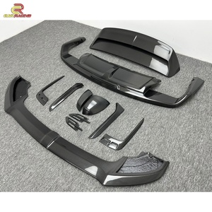 ชุดแต่งคาร์บอนไฟเบอร์แบบเปียกสไตล์ W12 สำหรับ Bentley Bentayga ปี 2016-2018 ประกอบด้วยลิ้นกันชนหน้าคาร์บอน ปีกสปอยเลอร์หลัง และชิ้นส่วนรถยนต์อื่นๆ - Product Image 2