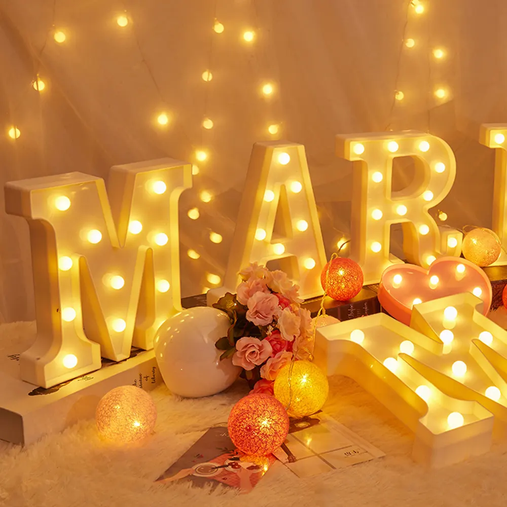 デジタル番号クリエイティブ発光LEDレターナイトライトの装飾結婚式の誕生日パーティークリスマスDIYLEDレター26英語0-9 50