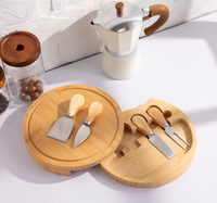 Stock d'usine ! LOMATO Planche à fromage ronde en bambou écologique de 5 cm d'épaisseur avec couteau, fourchette, couverts, plateau de service pour fête, boîte cadeau