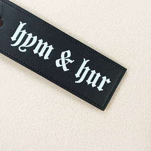 Etiquetas Colgantes Personalizadas con Logotipo en Relieve, Etiqueta de Cuero Genuino Negro PU con Cordón de Cuero para Bolsa - Product Image 5