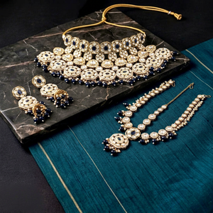 Ensemble de bijoux de mariage pour femmes en alliage plaqué or, collection fantaisie, collier, boucles d'oreilles et bague géométriques en zircon et perles, style classique - Product Image 1