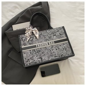Borsa a Mano Casual in Tela per Donna con Cerniera e Tracolla Regolabile, Logo Personalizzato, Vendita Calda - Product Image 3