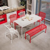Ensemble de table et de chaises de salle à manger en fer moderne pour hôtel et usage domestique, design durable résistant aux intempéries