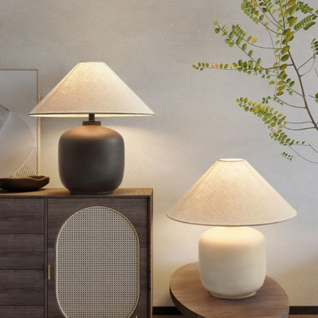 Retro Rustic Style Farmhouse Ceramic Material Handmade Craft Table Lamp for Interior Living Room