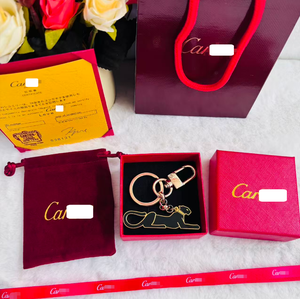 Élégant porte-clés en métal avec breloque panthère, boîte cadeau, sac en papier, ruban et certificat en option, avec diverses solutions de personnalisation - Product Image 2