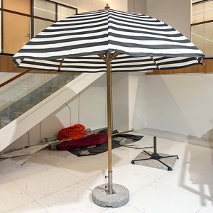 Ombrelloni da Patio Personalizzabili con Bordo Ondulato in Alluminio e Base, Impermeabili, per Esterni, Arredamento da Giardino - Product Image 2