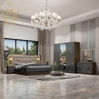 Ensemble de chambre à coucher personnalisable 5 pièces avec lit Queen Size, coiffeuse miroir, collection de meubles modernes en bois pour villa