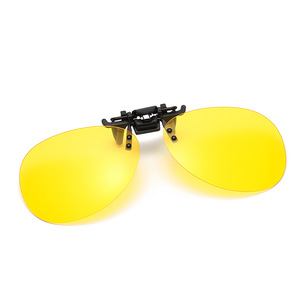 Vente directe usine – <span class=keywords><strong>Lunettes</strong></span> <span class=keywords><strong>de</strong></span> <span class=keywords><strong>soleil</strong></span> polarisées pour hommes et femmes avec vision nocturne, <span class=keywords><strong>lunettes</strong></span> <span class=keywords><strong>de</strong></span> conduite relevables, <span class=keywords><strong>lunettes</strong></span> populaires avec clips - Product Image 2