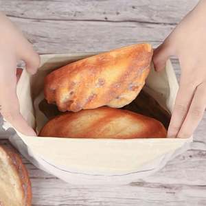 Sac de conservation alimentaire en coton biologique lavable et recyclable avec doublure en cire d'abeille pour garder le pain maison frais - Product Image 4