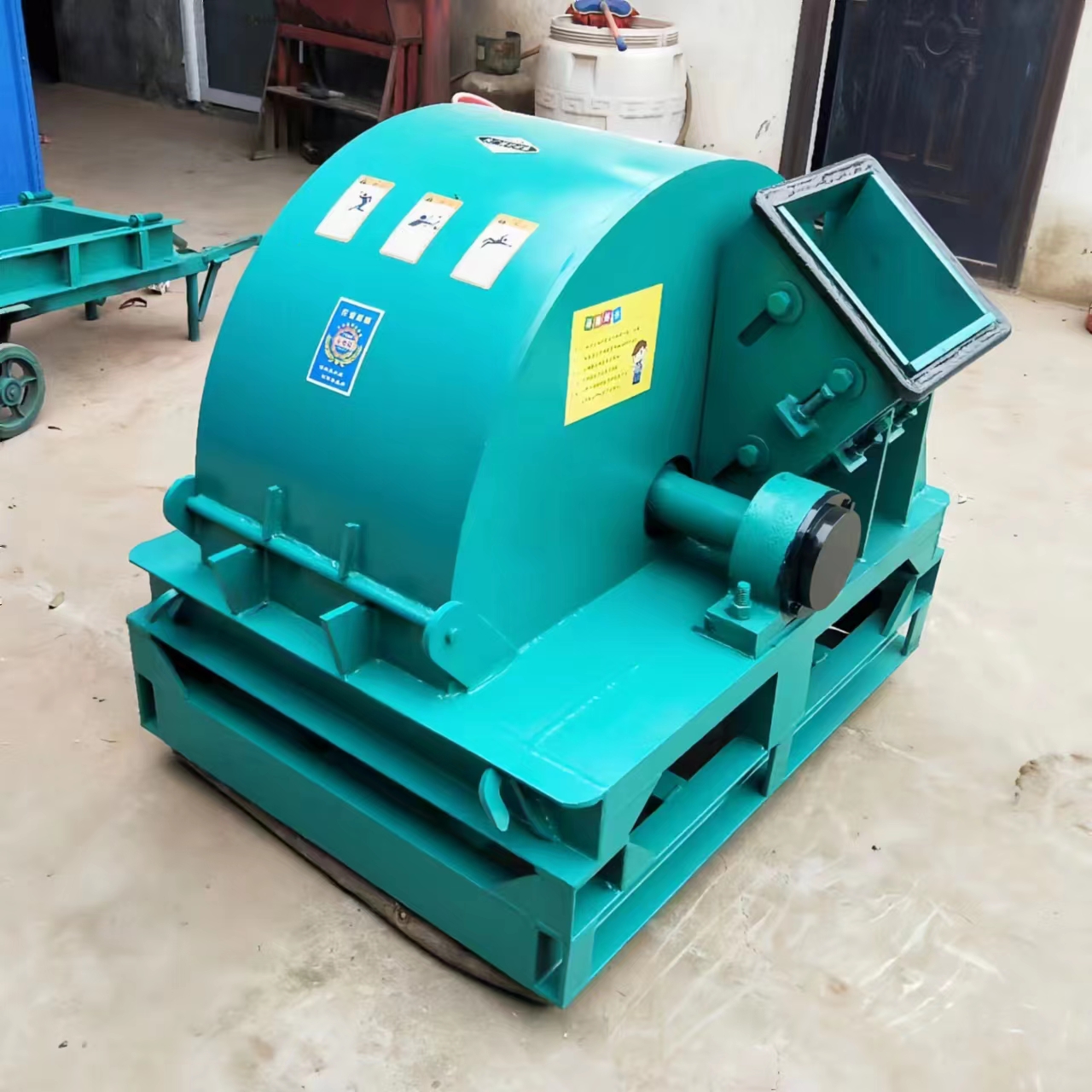wood shredder shavings