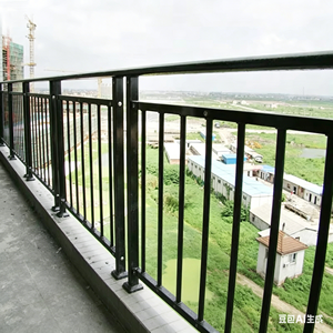 Rampe de balcon de style européen en fer forgé pour cour de villa, fixation au sol - Product Image 4