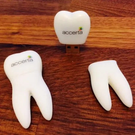 맞춤형 로고와 치아 이식을위한 선물로 공장 PVC 플라스틱 치아 모양 USB 플래시 드라이브