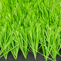 Tapis de pelouse de football Tapis de gazon artificiel en plastique vert Tapis de gazon artificiel de simulation de football