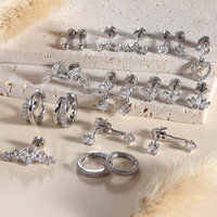 Boucles d'oreilles créoles petites en acier inoxydable plaqué or véritable 18 carats, 20G, dos plat, hypoallergéniques, pour piercing cartilage et hélix